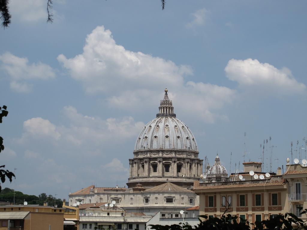 Ferrari Al Vaticano Roma Exterior foto