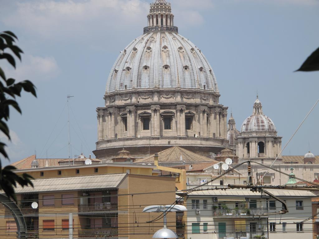 Ferrari Al Vaticano Roma Exterior foto